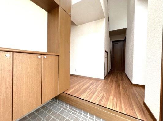 千葉市若葉区御成台3丁目の中古一戸建て(玄関)