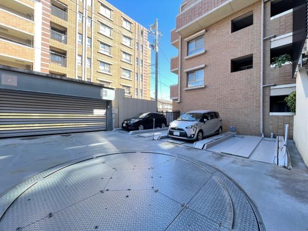 TheNOBUTOHILLSFORESTCOURT