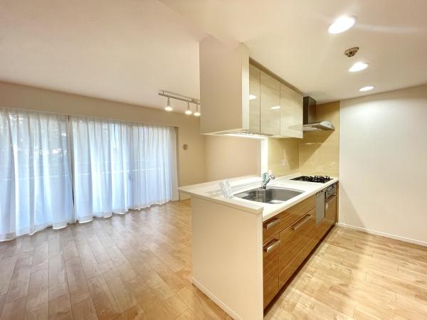 TheNOBUTOHILLSFORESTCOURT