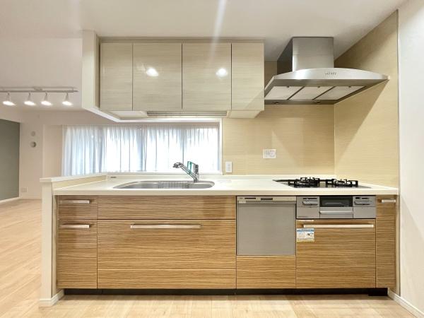 TheNOBUTOHILLSFORESTCOURT
