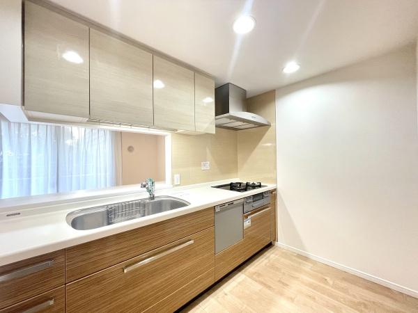 TheNOBUTOHILLSFORESTCOURT