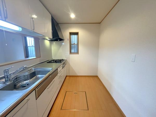 千葉市緑区誉田町1丁目　中古戸建