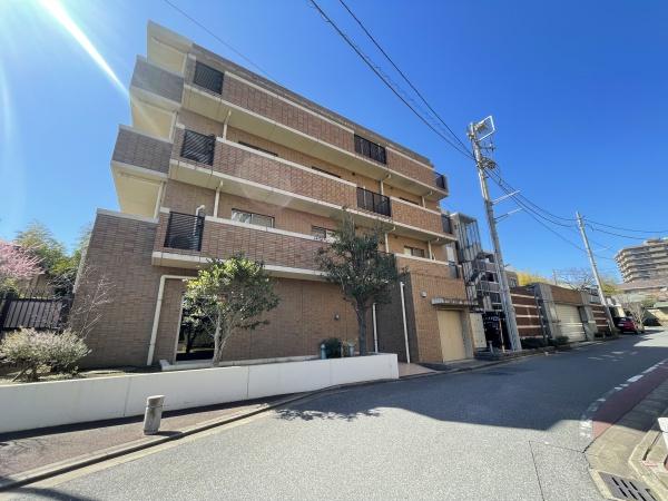 TheNOBUTOHILLSFORESTCOURT