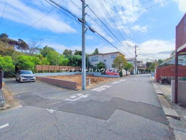 四街道市つくし座2丁目 新築戸建(前面道路含む現地写真)
