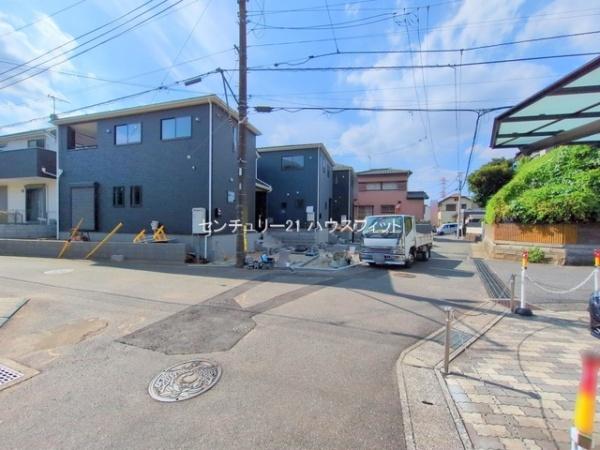 千葉市若葉区加曽利町 新築戸建(前面道路含む現地写真)