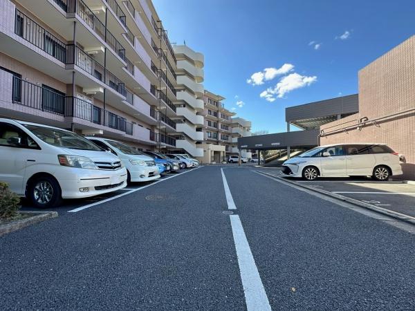 サニークレスト稲毛(駐車場)