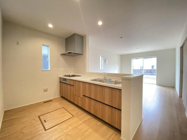 市原市諏訪2丁目　新築戸建