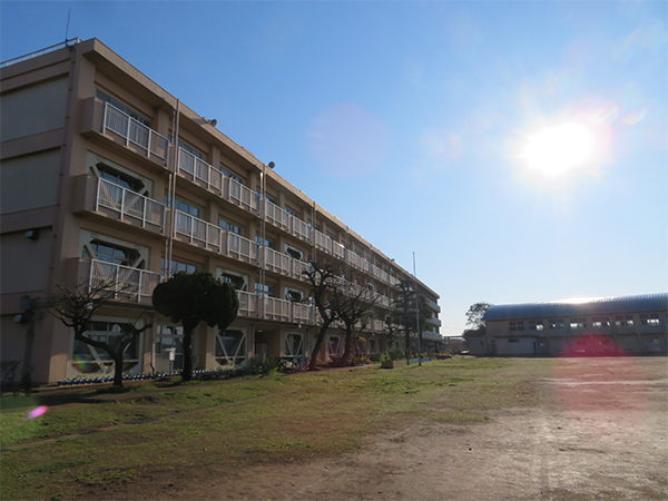 稲毛ファミールハイツ１号棟(千葉市立柏台小学校)