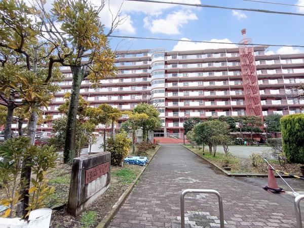 高品ハイツ1号棟