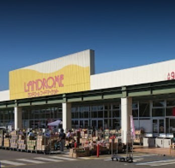 八街市東吉田の中古一戸建て(ランドロームフードマーケット東吉田店)