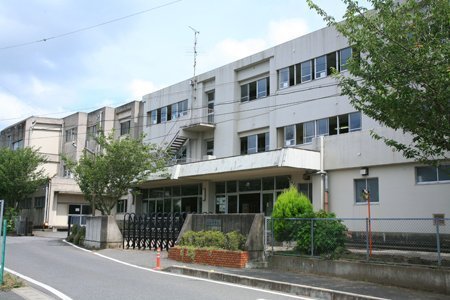 市原市うるいど南１丁目の中古一戸建て(市原市立湿津中学校)