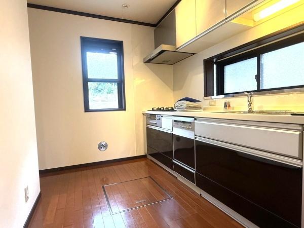 千葉市中央区葛城1丁目　中古戸建