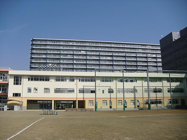 ブランズ千葉中央パークフロント(千葉市立新宿中学校)