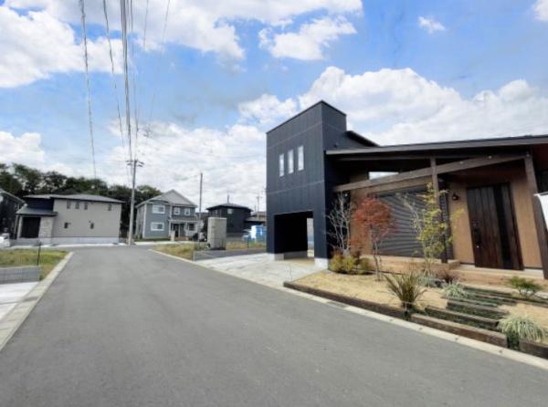 市原市能満の中古一戸建て(前面道路含む現地写真)