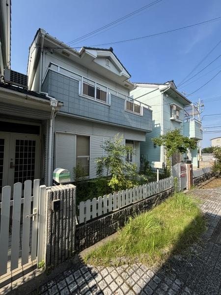 和歌山市小豆島の中古一戸建て(前面道路含む現地写真)
