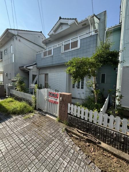 和歌山市小豆島の中古一戸建て(前面道路含む現地写真)