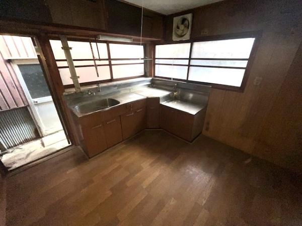 生駒郡斑鳩町稲葉車瀬１丁目の中古一戸建て