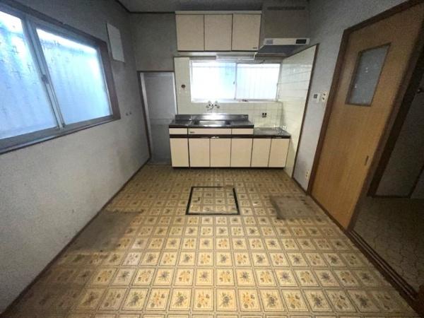 生駒郡斑鳩町興留東１丁目の中古一戸建て