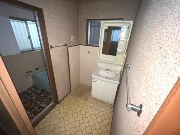 生駒郡斑鳩町興留東１丁目の中古一戸建て