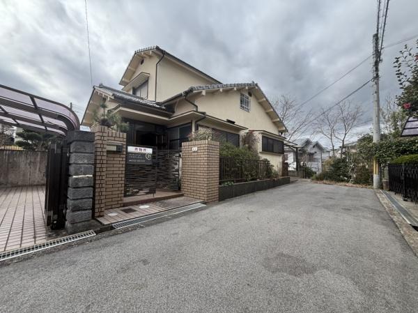 生駒郡三郷町三室2丁目14-1