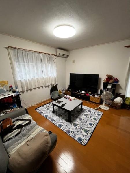 伊丹市北伊丹6丁目の中古一戸建て(リビング)