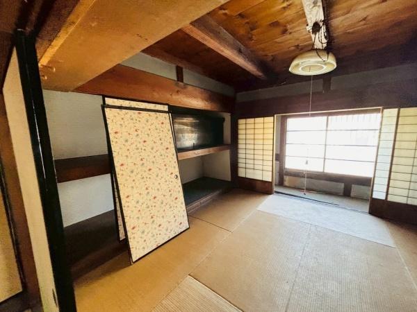 西尾市一色町一色西屋敷の中古一戸建て