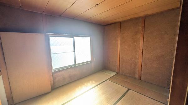 愛西市町方町彦作堤外の中古一戸建