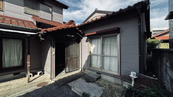 半田市港本町３丁目の中古一戸建て