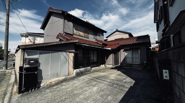 半田市港本町３丁目の中古一戸建
