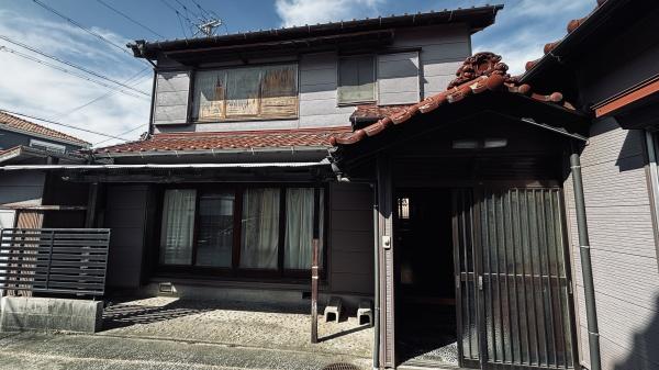 半田市港本町３丁目の中古一戸建て