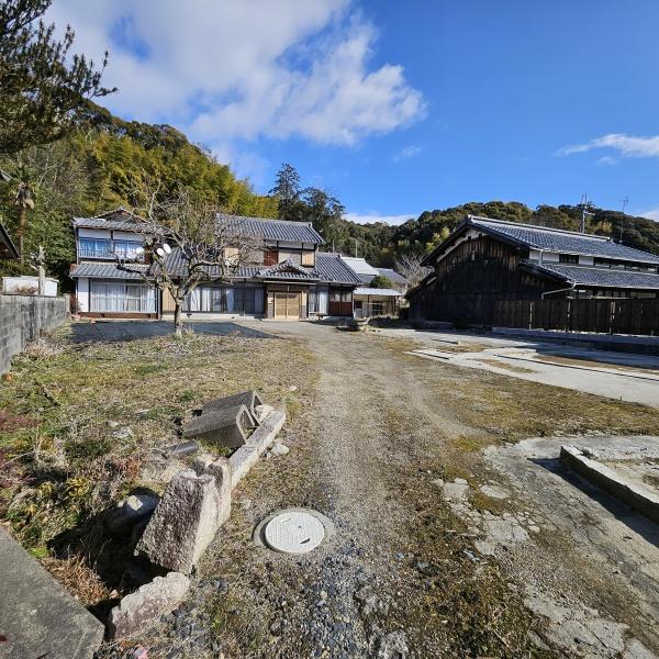 湖南市岩根の中古一戸建て