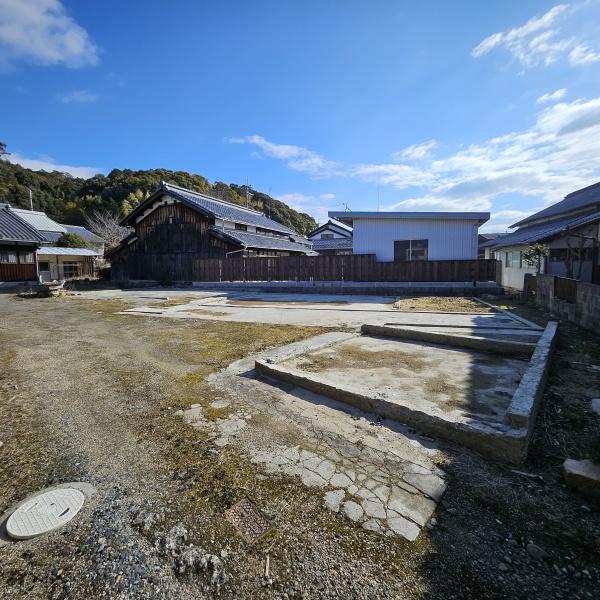湖南市岩根の中古一戸建て
