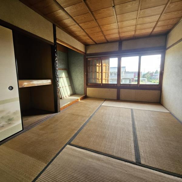 東近江市きぬがさ町の中古一戸建て