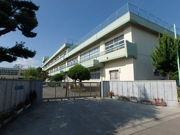 富士見市水谷東3丁目の土地(富士見市立水谷東小学校)