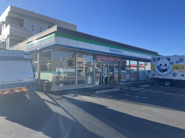 スターハイツ狭山弐番館(ファミリーマート狭山祇園店)