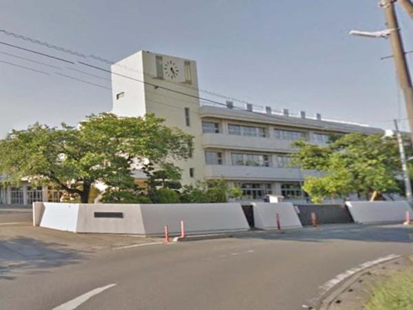 入間郡毛呂山町目白台1丁目の土地(毛呂山町立泉野小学校)