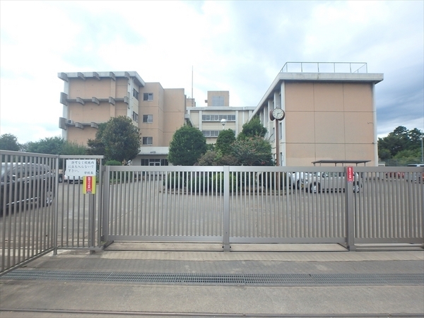 日高市大字高萩の土地(日高市立高萩北中学校)