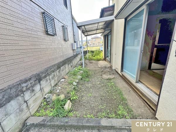 入間郡毛呂山町岩井東1丁目の中古一戸建て(庭)