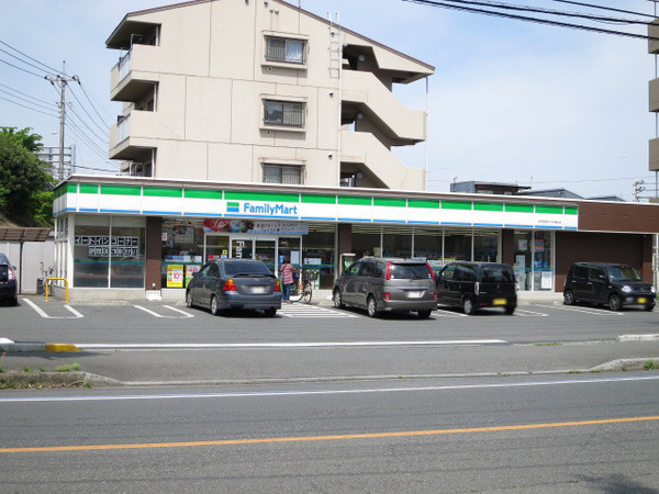 コンドミニアム坂戸(ファミリーマート坂戸駅南けやき通り店)
