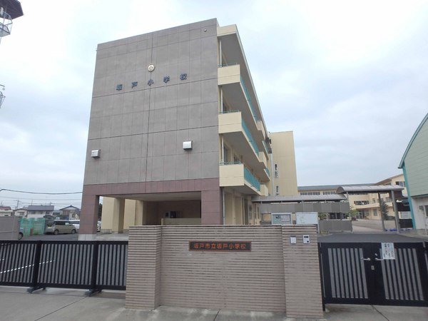 キャッスルマンション坂戸C(坂戸市立坂戸小学校)