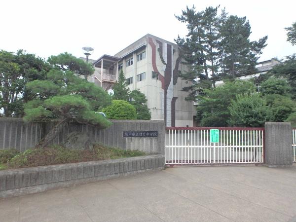 坂戸市大字塚越の中古一戸建て(坂戸市立住吉中学校)
