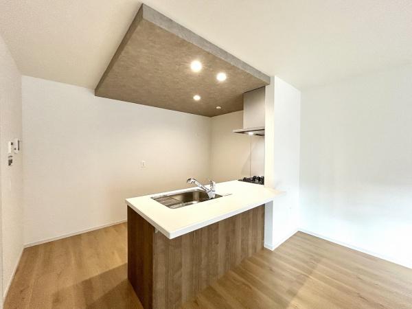 堺市西区浜寺船尾町西１丁の新築一戸建