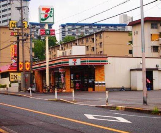 ファミール竹城台(セブンイレブン堺若松台1丁店)