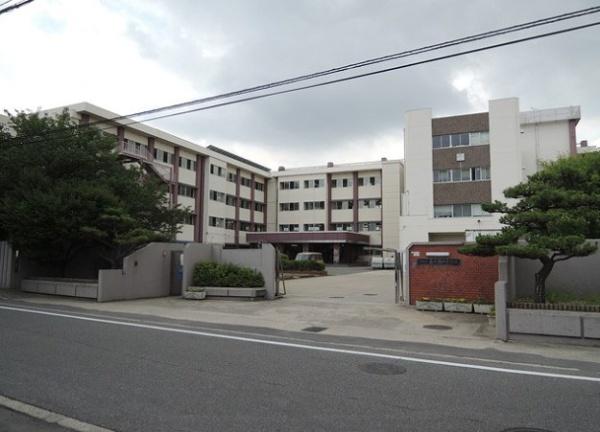 松原市松ケ丘2丁目の中古一戸建て(松原市立松原第四中学校)