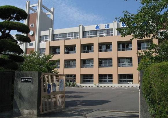 岩出市金池の中古一戸建て(岩出市立岩出中学校)