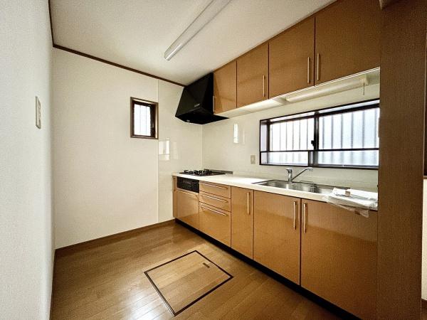 堺市西区浜寺元町5丁　中古戸建