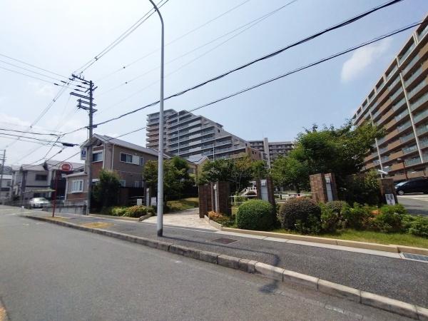 ヴユーイスト泉ヶ丘