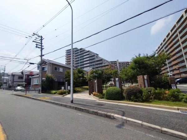 ヴユーイスト泉ヶ丘