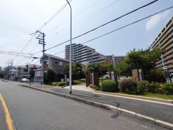 ヴユーイスト泉ヶ丘