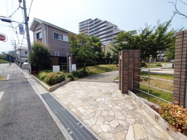 ヴユーイスト泉ヶ丘